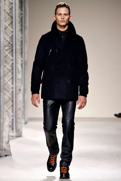 Look 4
